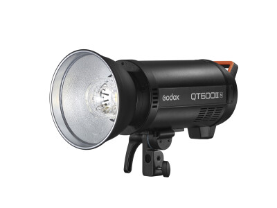 QT600III-M Studioblitzgerät mit LED Einstelllicht
