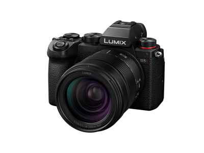 Panasonic Lumix DC-S5D + 28-200/4,0-7,1
