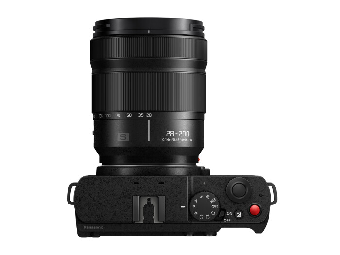 Panasonic Lumix DC-S9 Set mit S-R 28-200/4,7-7,1 Jet Black